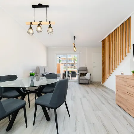 Palace Apartment *